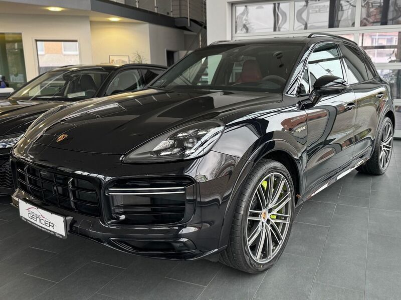 Tiefschwarz Gebraucht 2022 Porsche Cayenne Turbo S Sport SUV | 118.890 € (Superpreis) - Bild 1/4