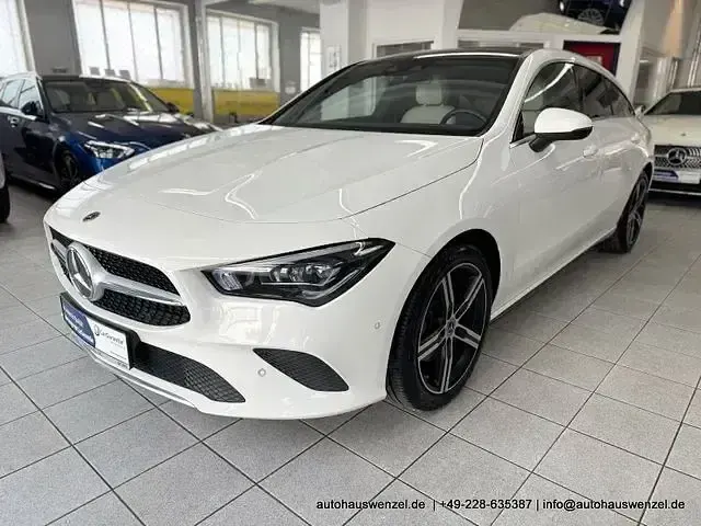 Gebraucht Mercedes CLA200 Shooting Brake 150 PS (110 kW) 2021 Weiß Kombi