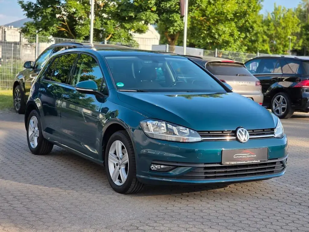 Second-hand VW Golf VII Trendline 110 CP (80 kW) 2017 Verde Berlinǎ