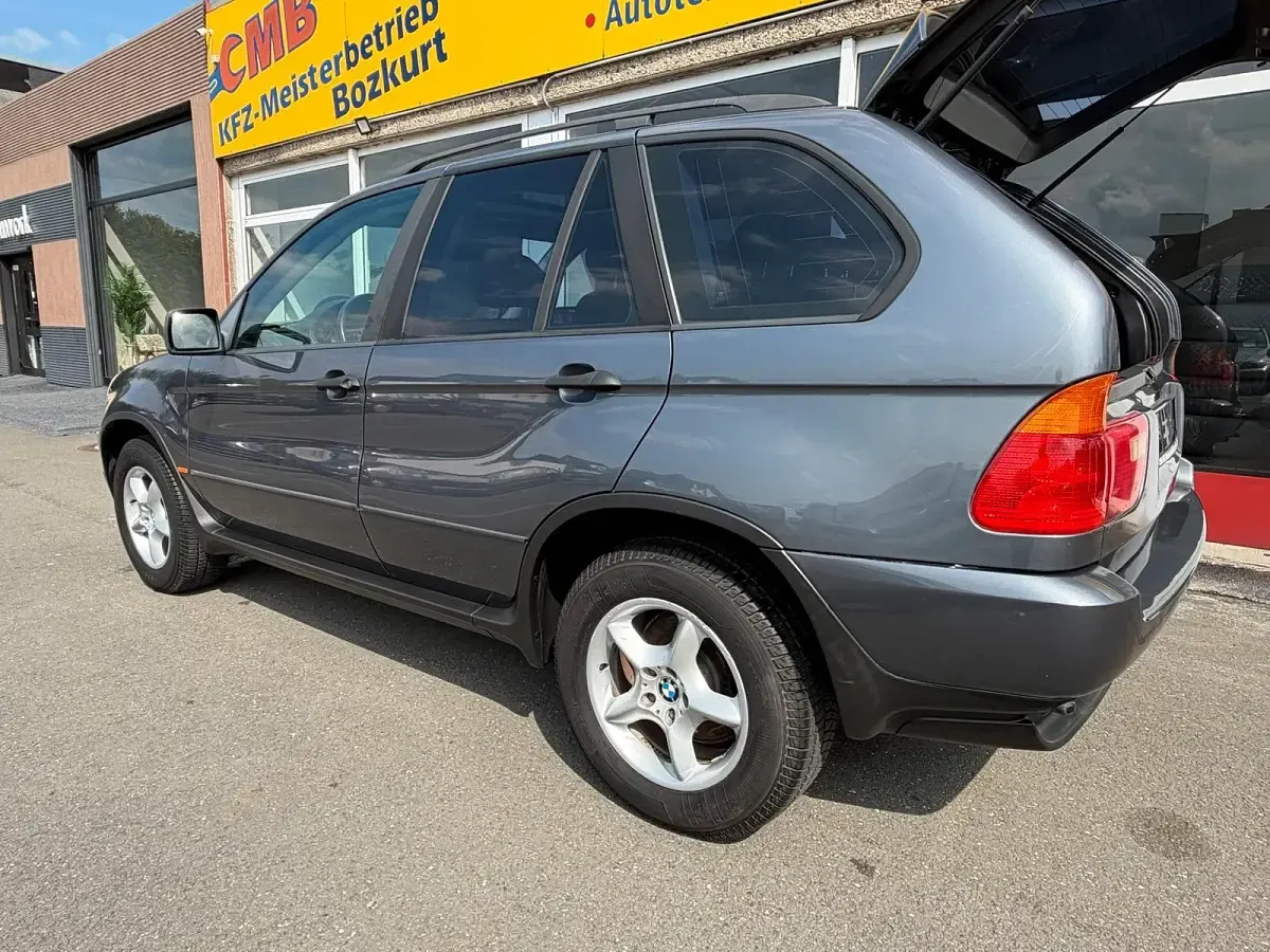 Gebraucht BMW X5 135 PS (99 kW) 2002 Grau SUV