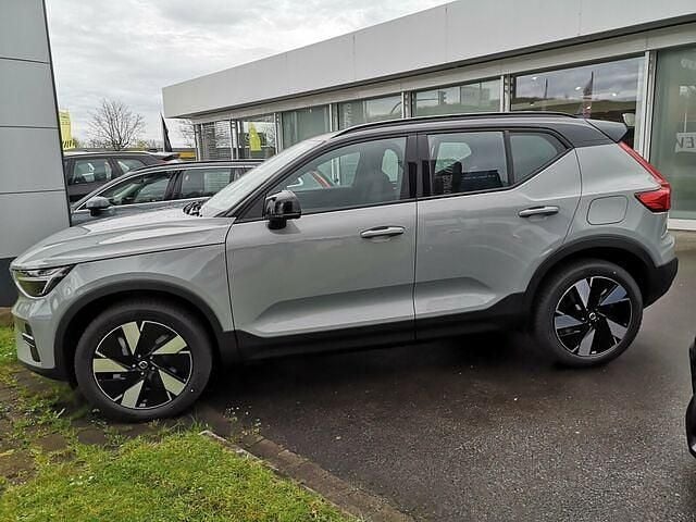Używany Volvo XC40 Plus 175 kW (238 KM) 2024 Szary SUV