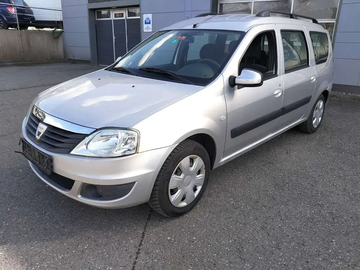 Gebraucht Dacia Logan Lauréate 105 PS (77 kW) 2009 Platingrau Kombi