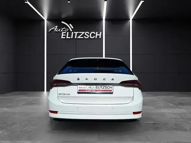 Gebraucht Skoda Octavia Ambition 150 PS (110 kW) 2022 Candyweiss Kombi