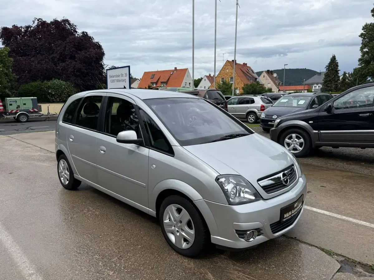 Gebraucht Opel Meriva Innovation 105 PS (77 kW) 2009 Silber Van / Kleinbus