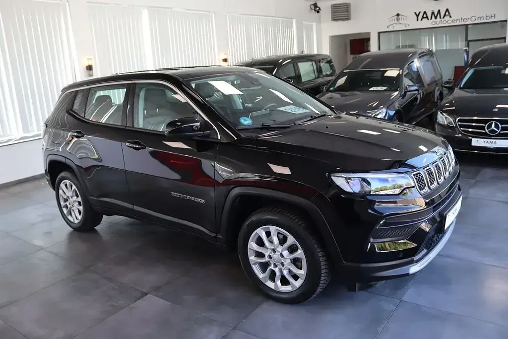 Gebraucht Jeep Compass Altitude 131 PS (96 kW) 2024 Schwarz SUV