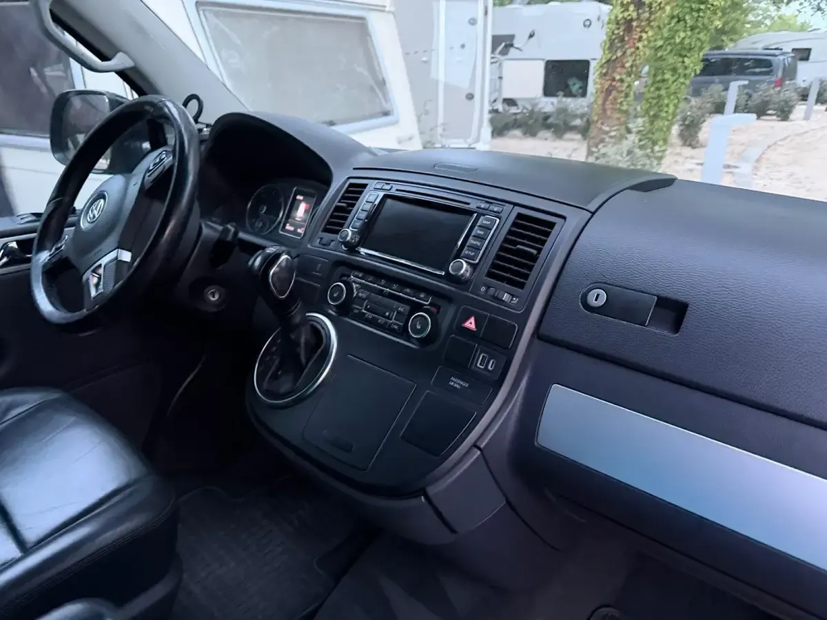 Gebraucht VW Multivan 179 PS (131 kW) 2014 Schwarz Van / Kleinbus
