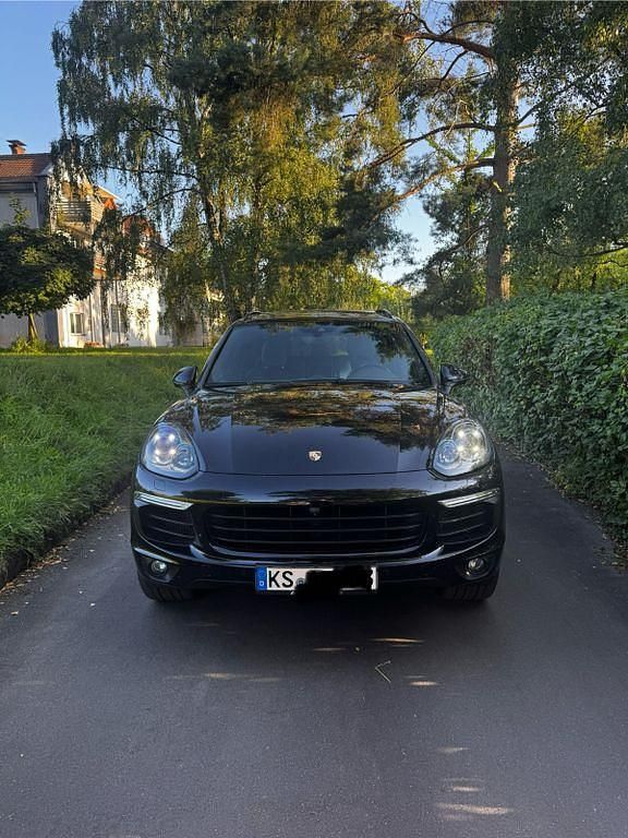 Schwarz Gebraucht 2018 Porsche Cayenne Platinum Edition SUV | 39.000 € (Etwas zu teuer) - Bild 1/4