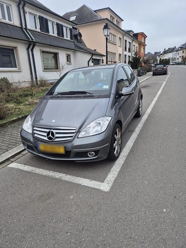 Gebraucht Mercedes A160 81 PS (59 kW) 2009 Silber Kleinwagen