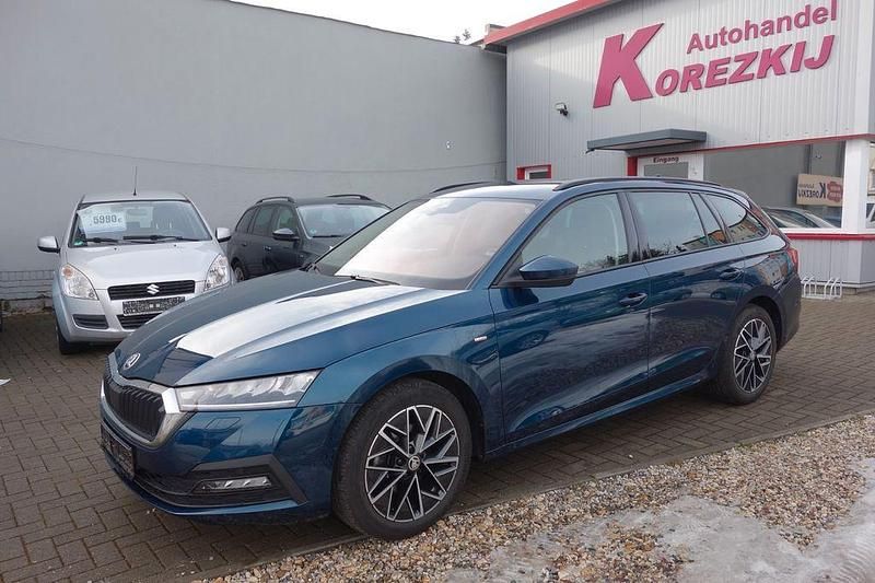 Gebraucht Skoda Octavia Clever 150 PS (110 kW) 2022 Blau Kombi