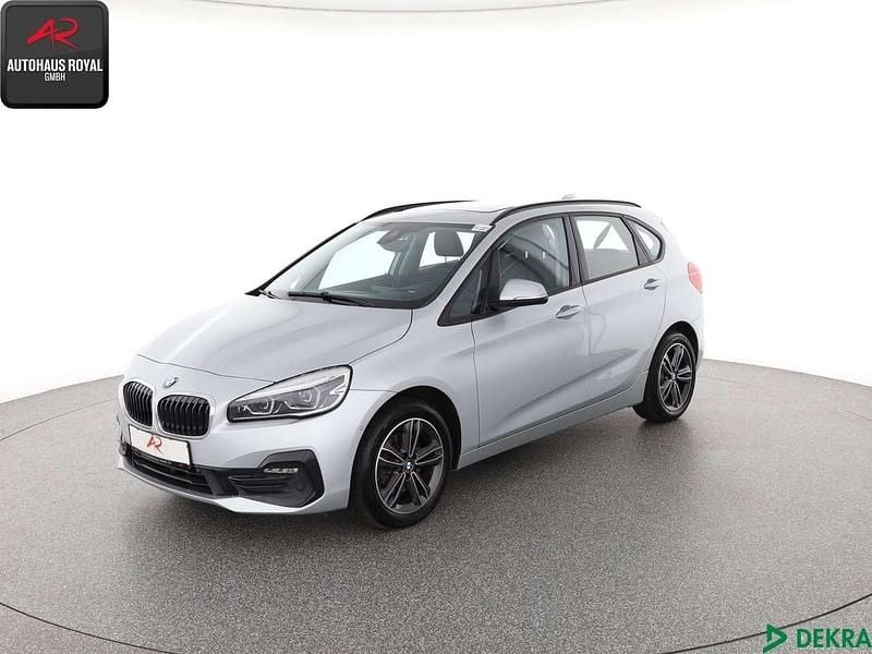 Glaciersilber Gebraucht 2020 BMW 220 Active Tourer Sport Line Van / Kleinbus | 22.880 € (Fairer Preis) - Bild 1/4