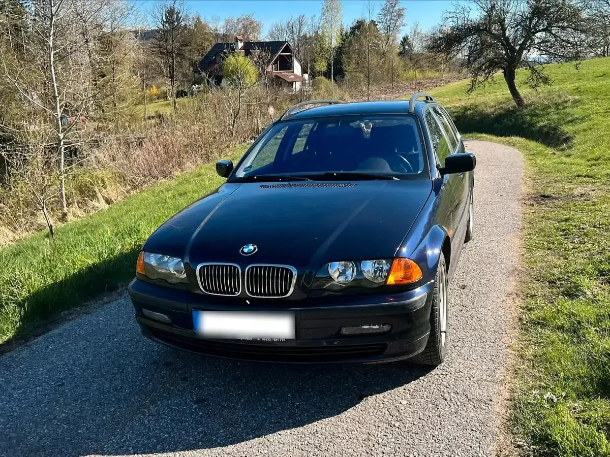 Second-hand BMW 320 170 CP (125 kW) 2001 Albastru Break