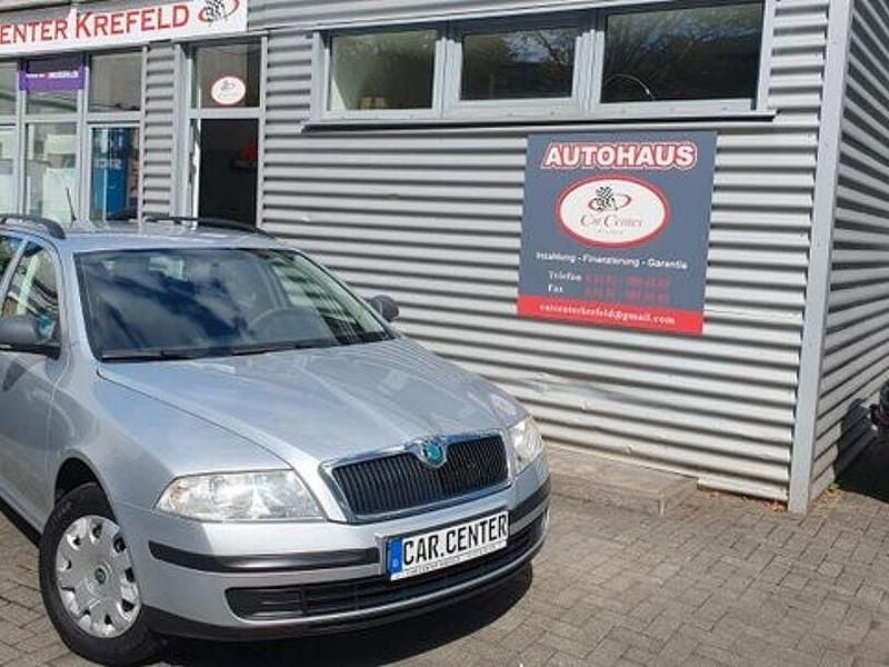 Silber Gebraucht 2012 Skoda Octavia Family Kombi | 3.800 € (Etwas zu teuer) - Bild 1/4