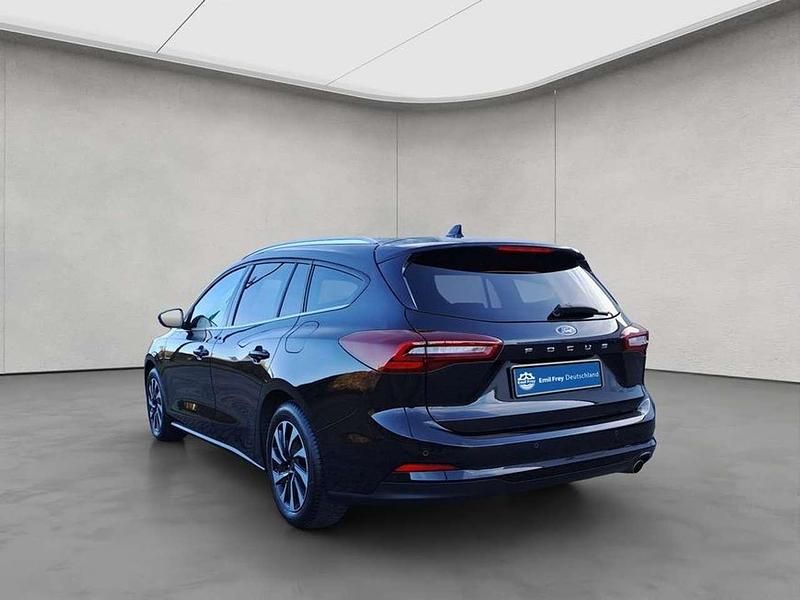 Gebraucht Ford Focus Titanium 125 PS (91 kW) 2024 Agate black metallic Kombi