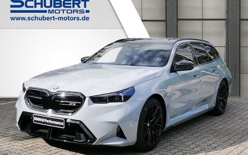 Grau Neu 2025 BMW M5 Comfort Edition Kombi | 163.490 € - Bild 1/4