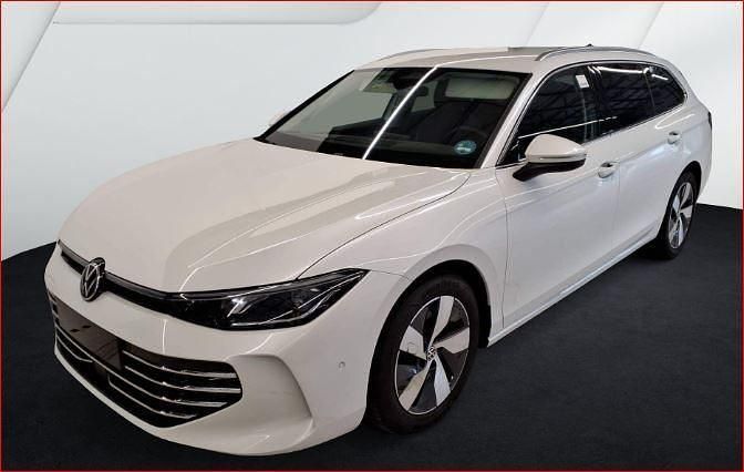 Oryxweiß perlmutteffekt Gebraucht 2025 VW Passat Elegance Kombi | 37.450 € (Superpreis) - Bild 1/2