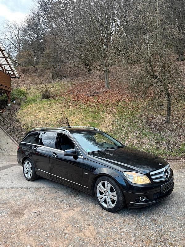 Gebraucht Mercedes C250 204 PS (150 kW) 2010 Schwarz Kombi