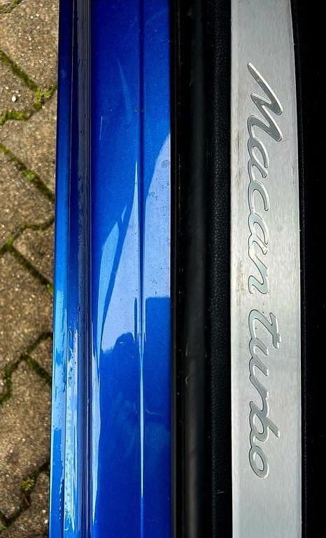 Blau Gebraucht 2016 Porsche Macan Turbo SUV | 49.900 € (Teuer) - Bild 1/4