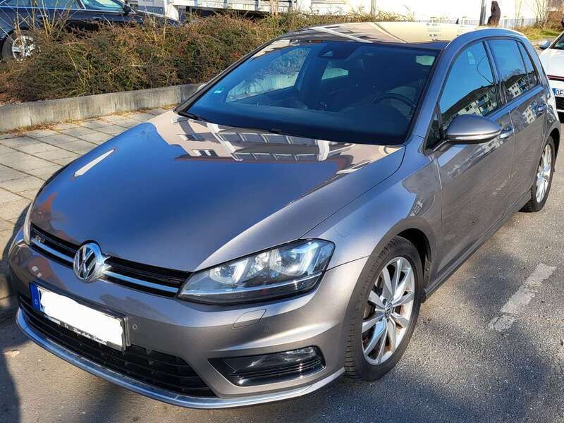 Silber Gebraucht 2016 VW Golf VII Highline Limousine | 12.600 € (Fairer Preis) - Bild 1/4