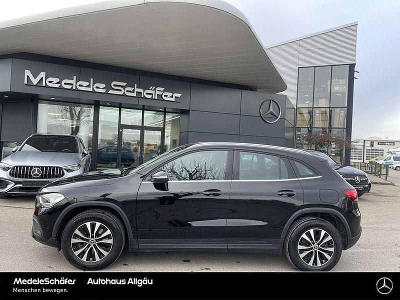 Gebraucht Mercedes GLA250 Business 160 PS (117 kW) 2021 Unilack nachtschwarz SUV