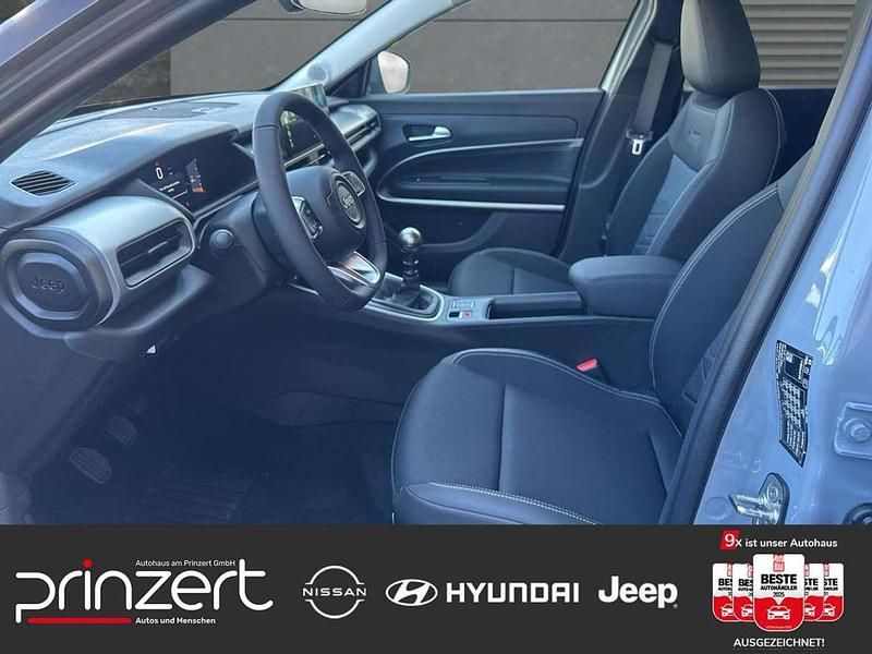 Neu Jeep Avenger Summit 101 PS (74 kW) 2025 Grau (concrete grey (vr785/a)) SUV