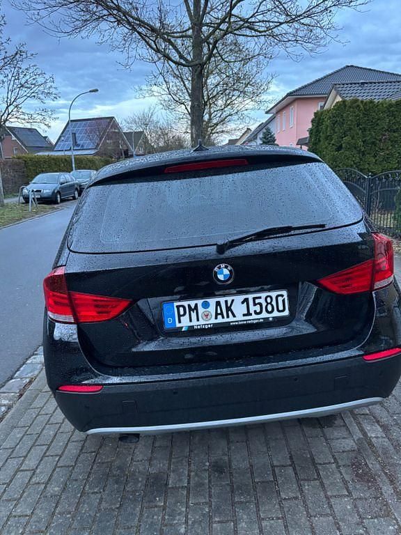 Gebraucht BMW X1 143 PS (105 kW) 2011 Schwarz SUV