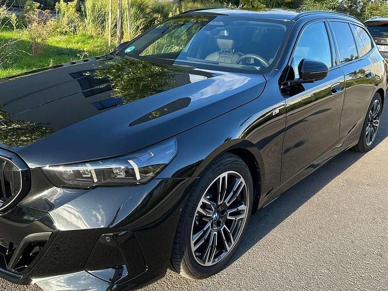 Gebraucht BMW 520 197 PS (144 kW) 2024 Schwarz Kombi