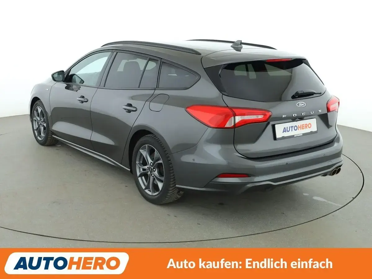 Usado Ford Focus ST-Line 150 CV (110 kW) 2020 Gris Familiar