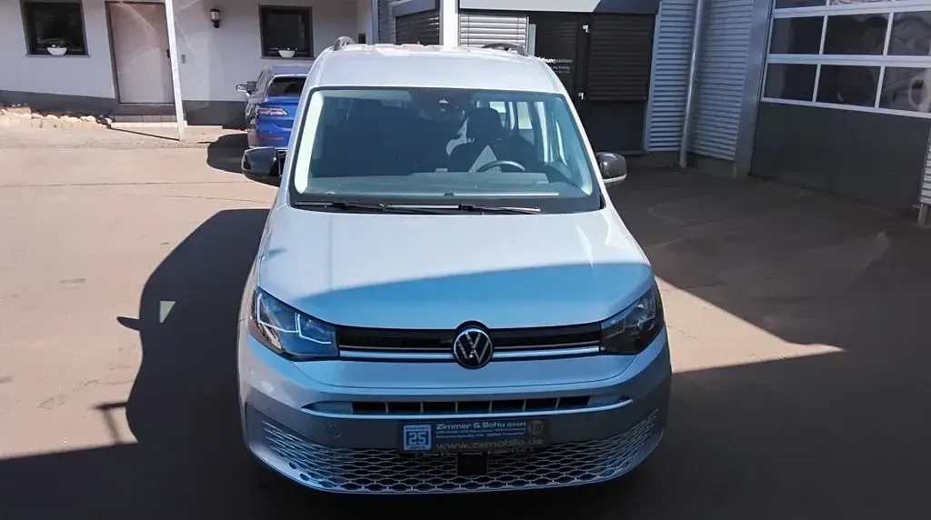 Gebraucht VW Caddy Life 122 PS (89 kW) 2023 Silber Van / Kleinbus