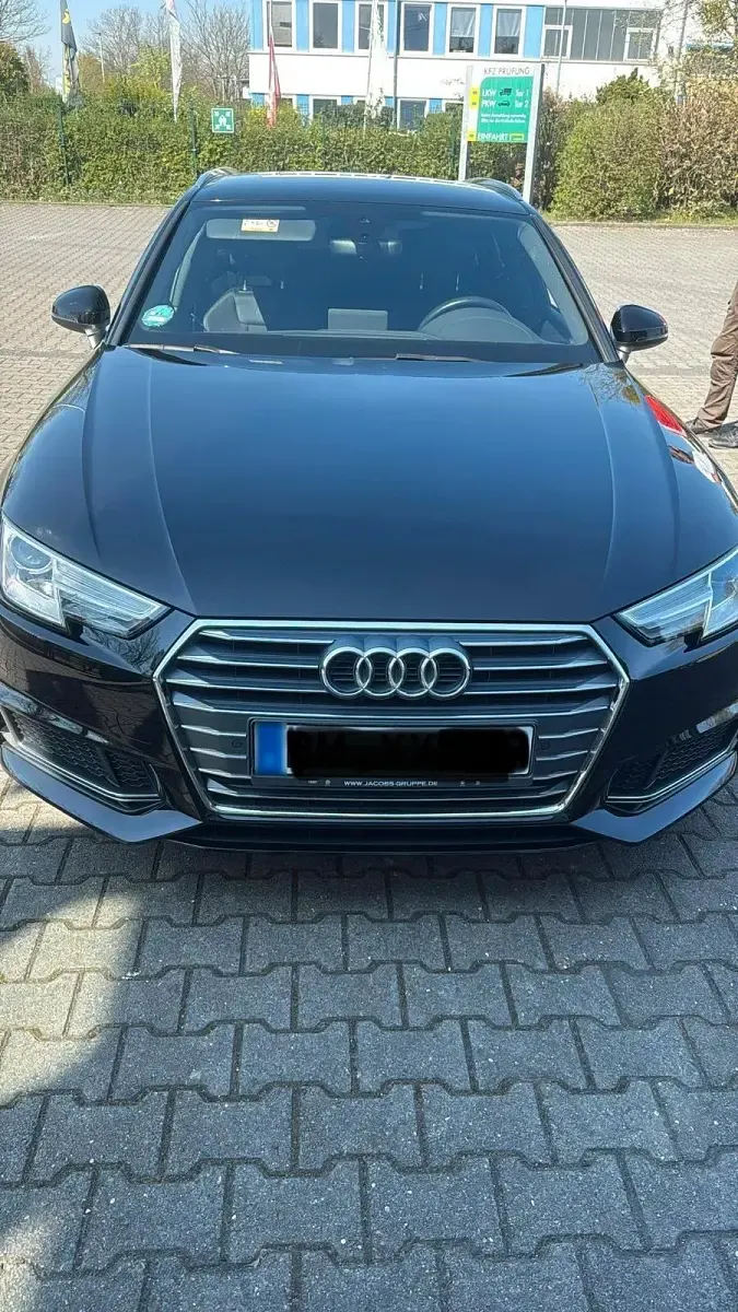 Gebraucht Audi A4 190 PS (139 kW) 2019 Schwarz Kombi