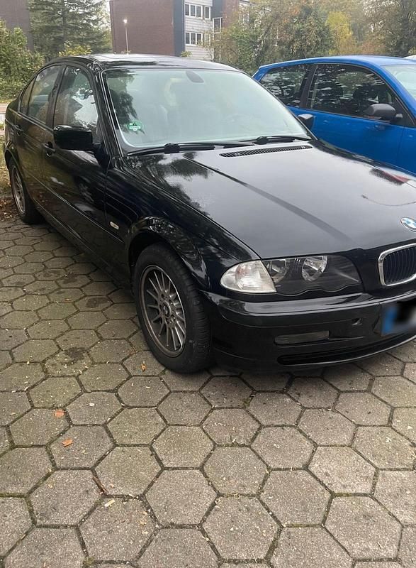 Gebraucht BMW 318 118 PS (86 kW) 2001 Schwarz Limousine