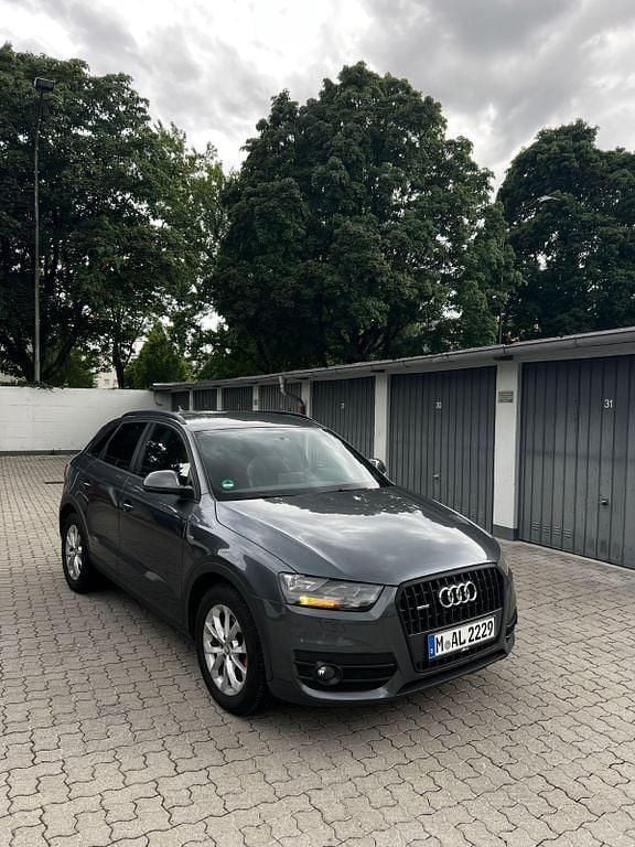 Grau Gebraucht 2013 Audi Q3 S-Line SUV | 12.800 € (Guter Preis) - Bild 1/4