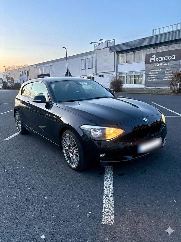 Gebraucht BMW 116 136 PS (100 kW) 2014 Schwarz Kleinwagen