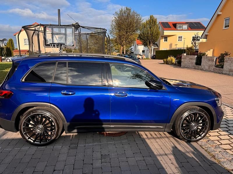 Second-hand Mercedes GLB35 AMG 306 CP (225 kW) 2021 Albastru SUV