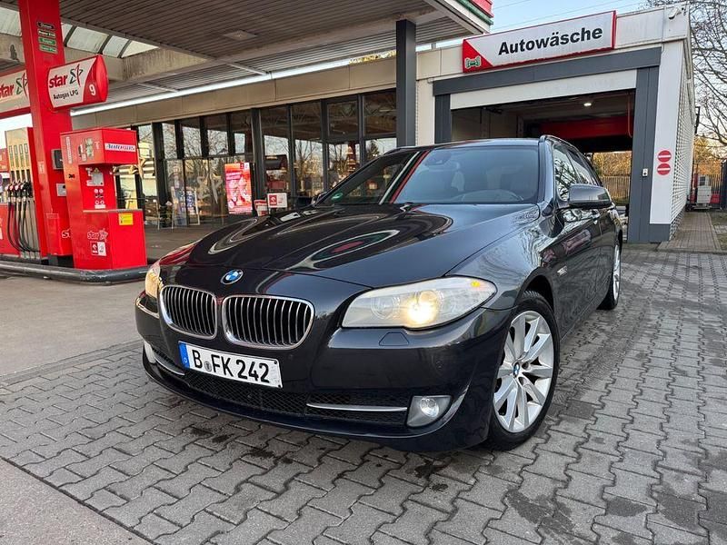 Usata BMW 530 Shadowline 258 CV (189 kW) 2012 Grigio Station wagon