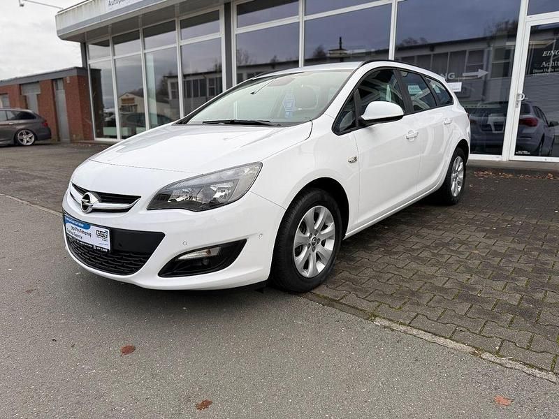 Weiß Gebraucht 2015 Opel Astra Selection Kombi | 7.999 € (Fairer Preis) - Bild 1/4