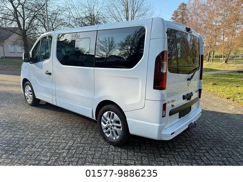 Usata Opel Vivaro 145 CV (106 kW) 2017 Bianco Monovolume