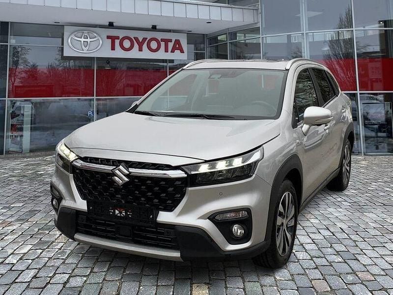 Silber Gebraucht 2024 Suzuki SX4 S-Cross Comfort SUV | 21.790 € (Superpreis) - Bild 1/4