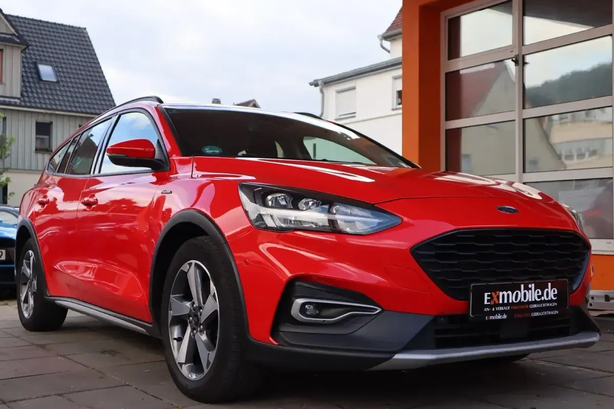 Gebraucht Ford Focus Active X 150 PS (110 kW) 2020 Rot Kombi