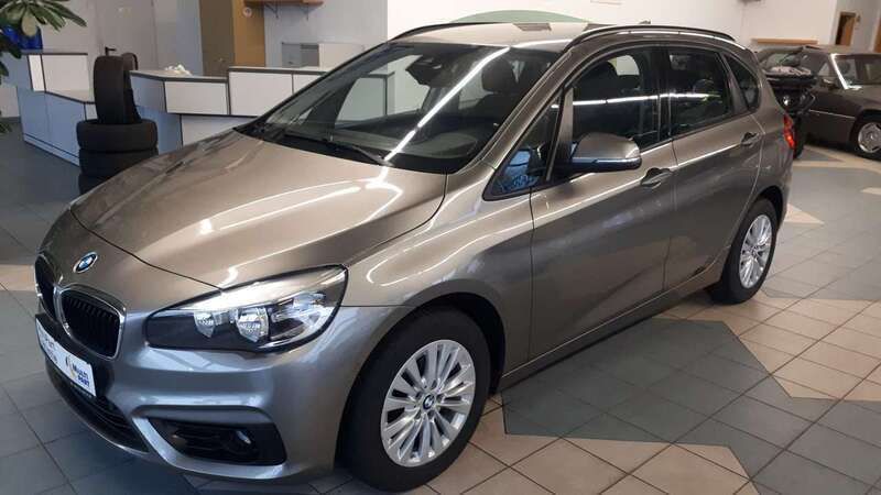 Platinsilber metallic Gebraucht 2016 BMW 218 Van / Kleinbus | 12.590 € (Fairer Preis) - Bild 1/4
