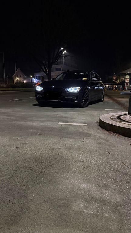 Schwarz Gebraucht 2012 BMW 328 Luxury Line Limousine | 15.200 € (Fairer Preis) - Bild 1/4