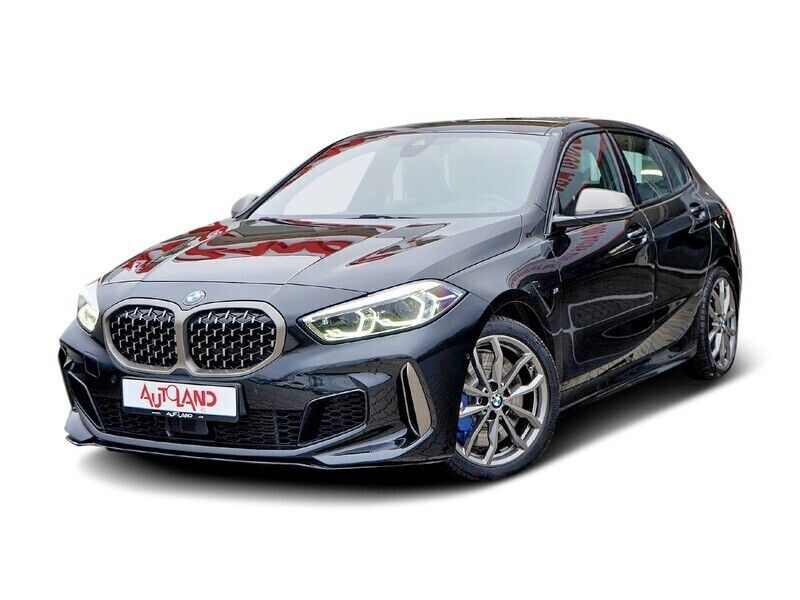 Saphirschwarzmet. (metallic) Gebraucht 2023 BMW M135 M Sport Kleinwagen | 35.890 € (Fairer Preis) - Bild 1/4