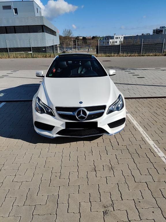 Gebraucht Mercedes E250 AMG 211 PS (155 kW) 2013 Weiß Coupé