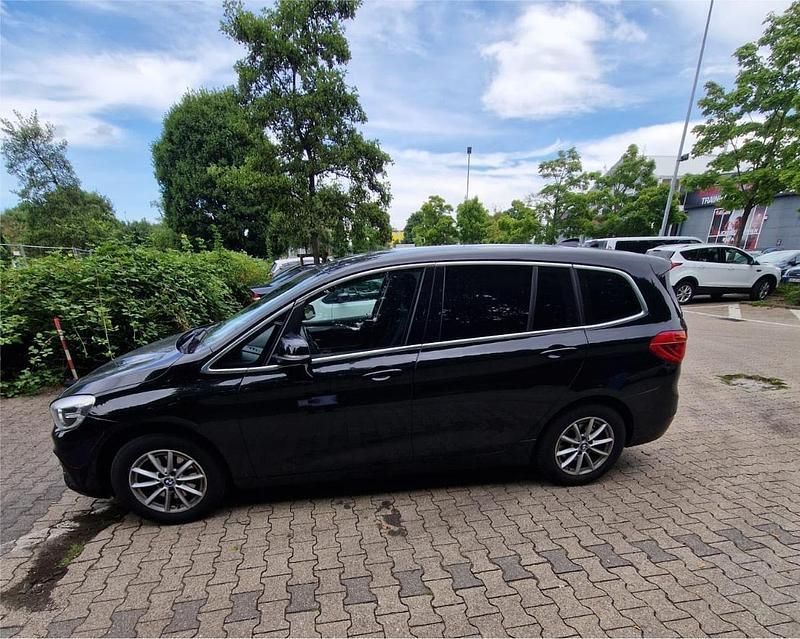 Schwarz Gebraucht 2016 BMW 218 Kombi | 10.200 € - Bild 1/4