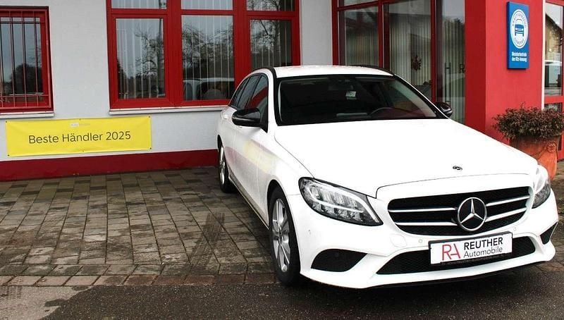 Gebraucht Mercedes C220 Avantgarde 194 PS (142 kW) 2018 Polarweiss  unilack Kombi