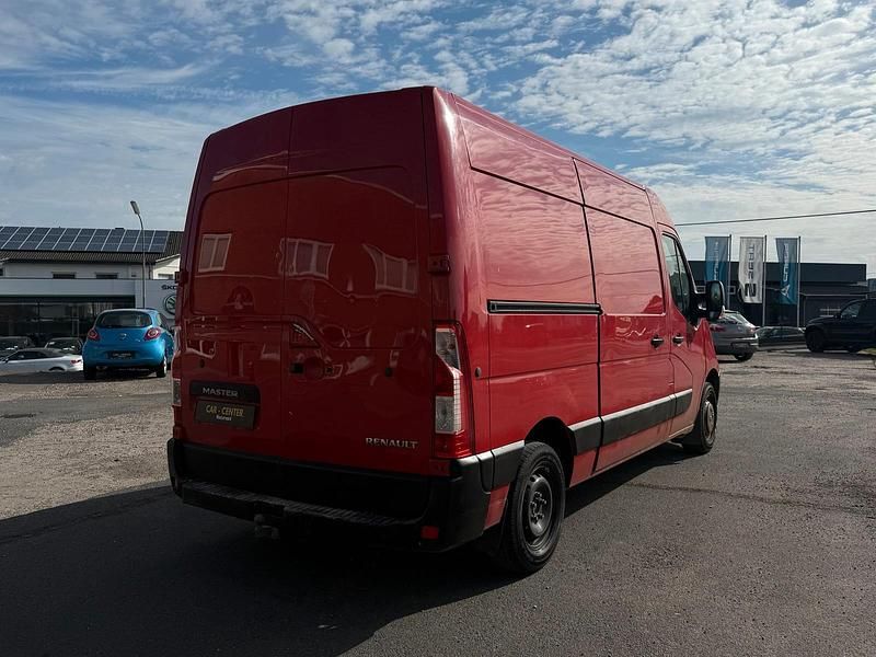 Gebraucht Renault Master 163 PS (119 kW) 2016 Rot Van