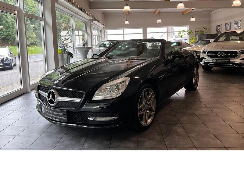 Schwarz Gebraucht 2012 Mercedes SLK200 Sport Cabrio | 16.890 € (Guter Preis) - Bild 1/4