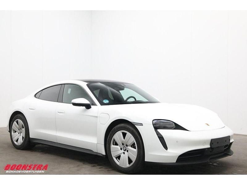 Gebraucht Porsche Taycan Performance Package 280 kW (381 PS) 2024 Weiß Limousine