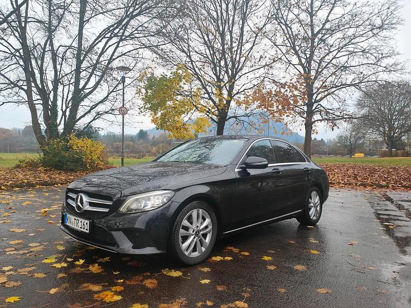 Schwarz Gebraucht 2019 Mercedes C220 Avantgarde Limousine | 25.999 € (Fairer Preis) - Bild 1/4