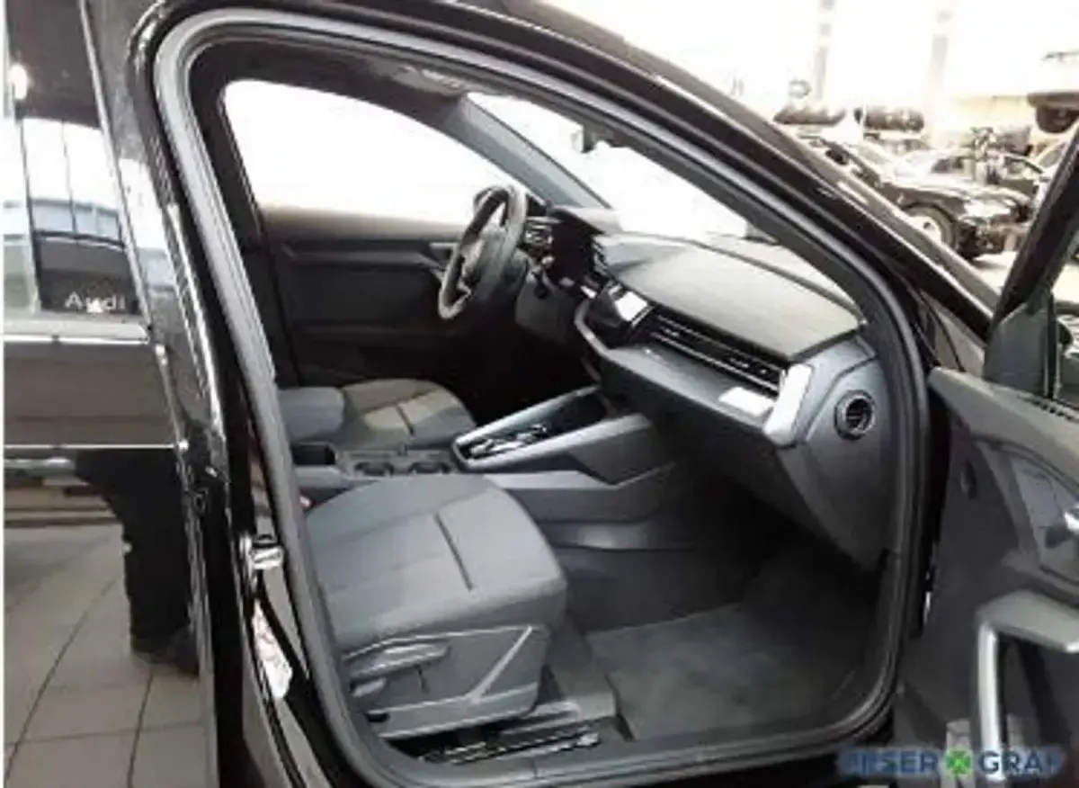 Gebraucht Audi A3 116 PS (85 kW) 2025 Brillantschwarz Limousine