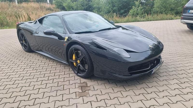 Second-hand Ferrari 458 566 CP (416 kW) 2010 Roșu Coupe